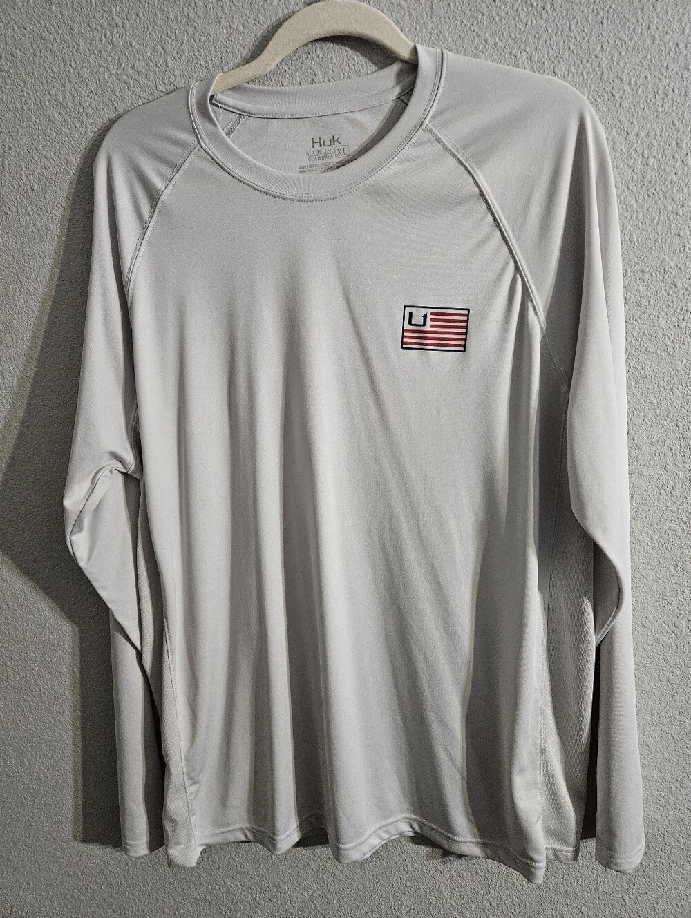 Huk Fishing Light Gray Long-Sleeve Performance Tee with Flag Logos, XL